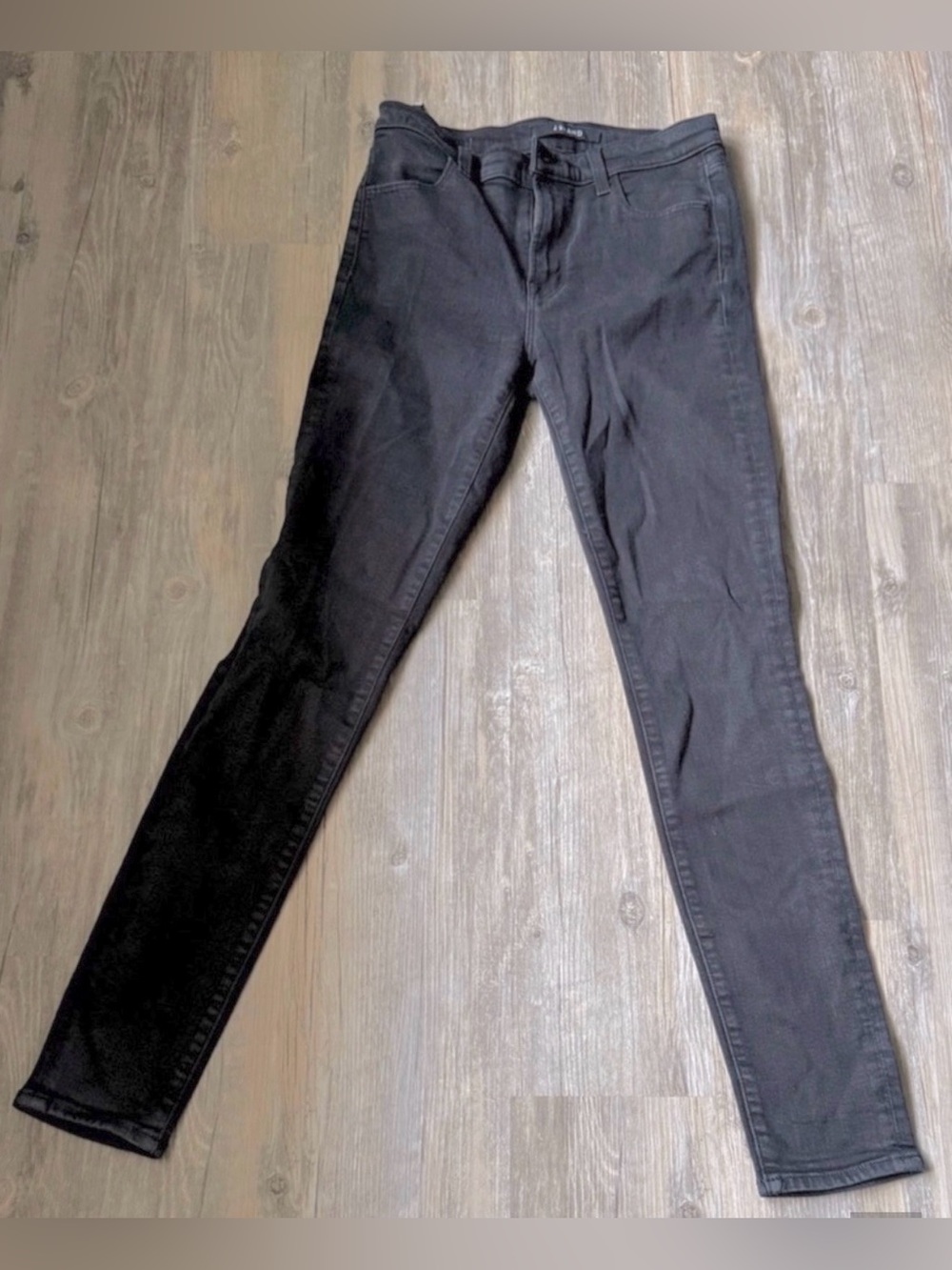 J Brand Maria High Rise Skinny Jeans in Colour Seriously Black Size 27
